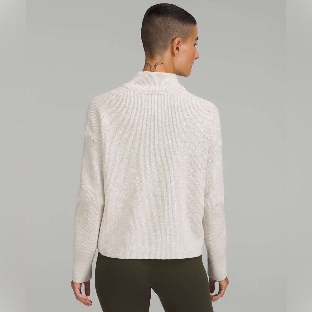 Lululemon wool blend ribbed sweater cropped in heathered natural ivory - Picture 2 of 6
